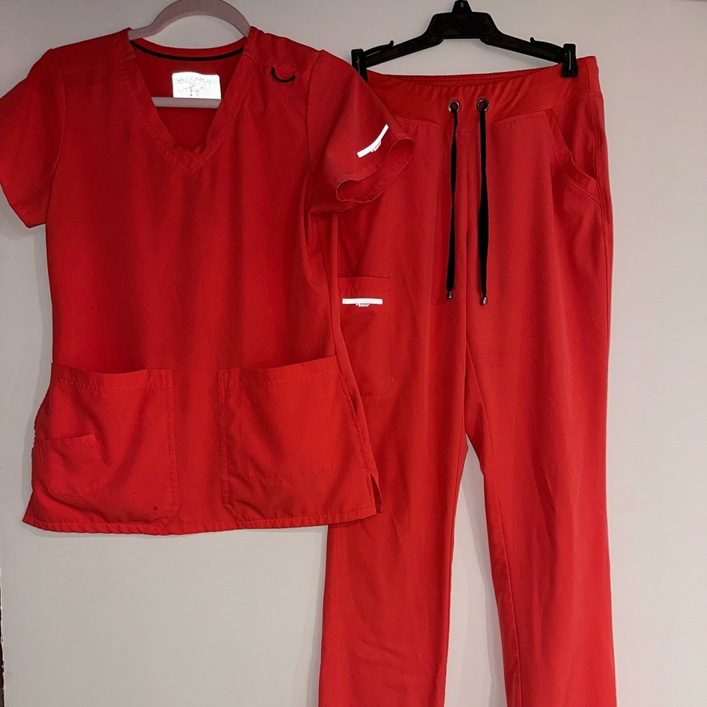 Sketchers scrub set